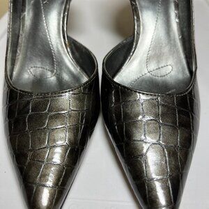 New:  Anne Klein Christa Pump 5.5M Pewter Grey